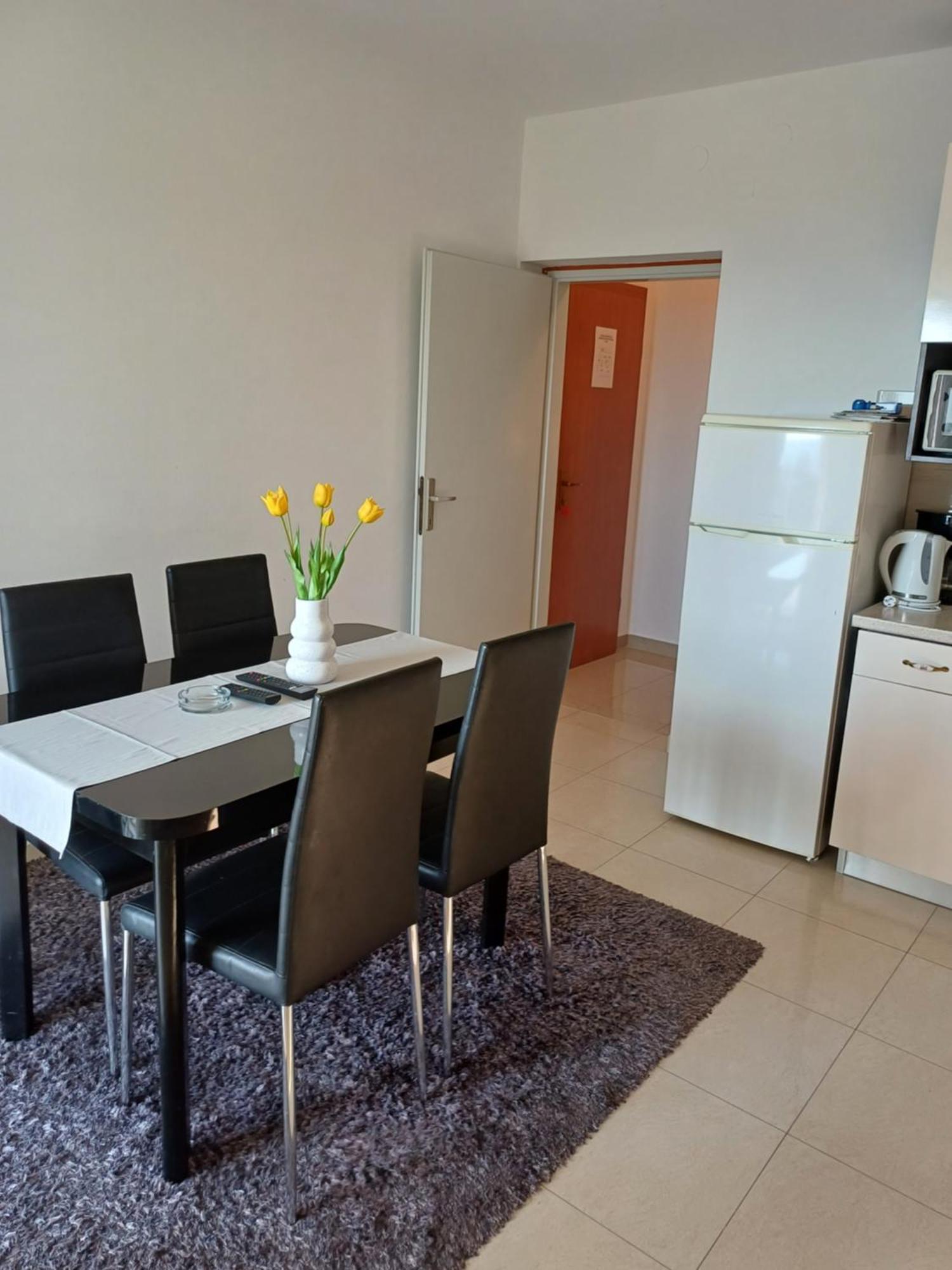 Apartments Jure Miljak Podstrana Luaran gambar